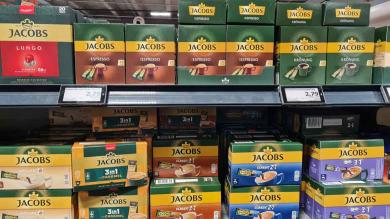 Mogelpackung: Kaffesticks von Jacobs im Supermarktregal