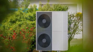 Wärmepumpe im Garten