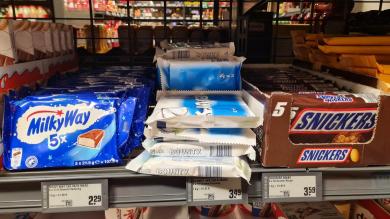 Supermarktregal mit Milky Way 