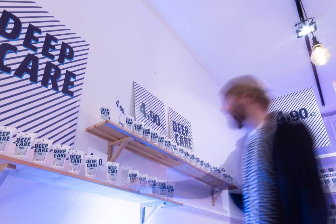 Pink Tax: Equalicare Deep Care in Pop-up-Boutique mit Mann (1170)