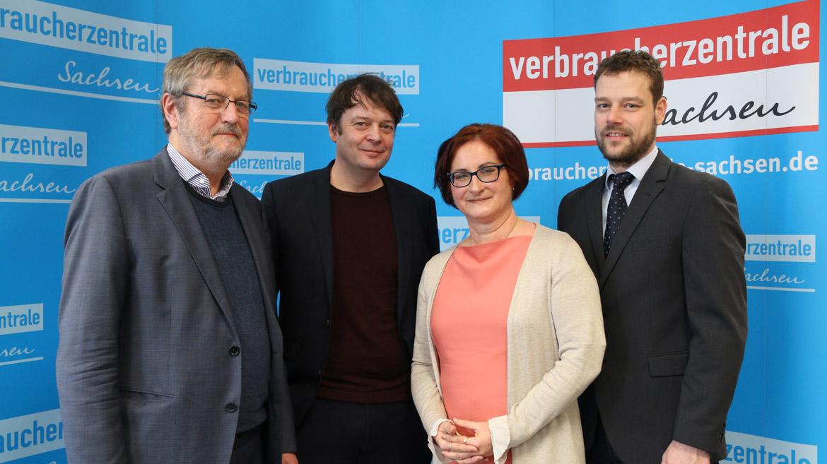 Bündnis gegen Wucher: Gruppenfoto zur Pressekonferenz