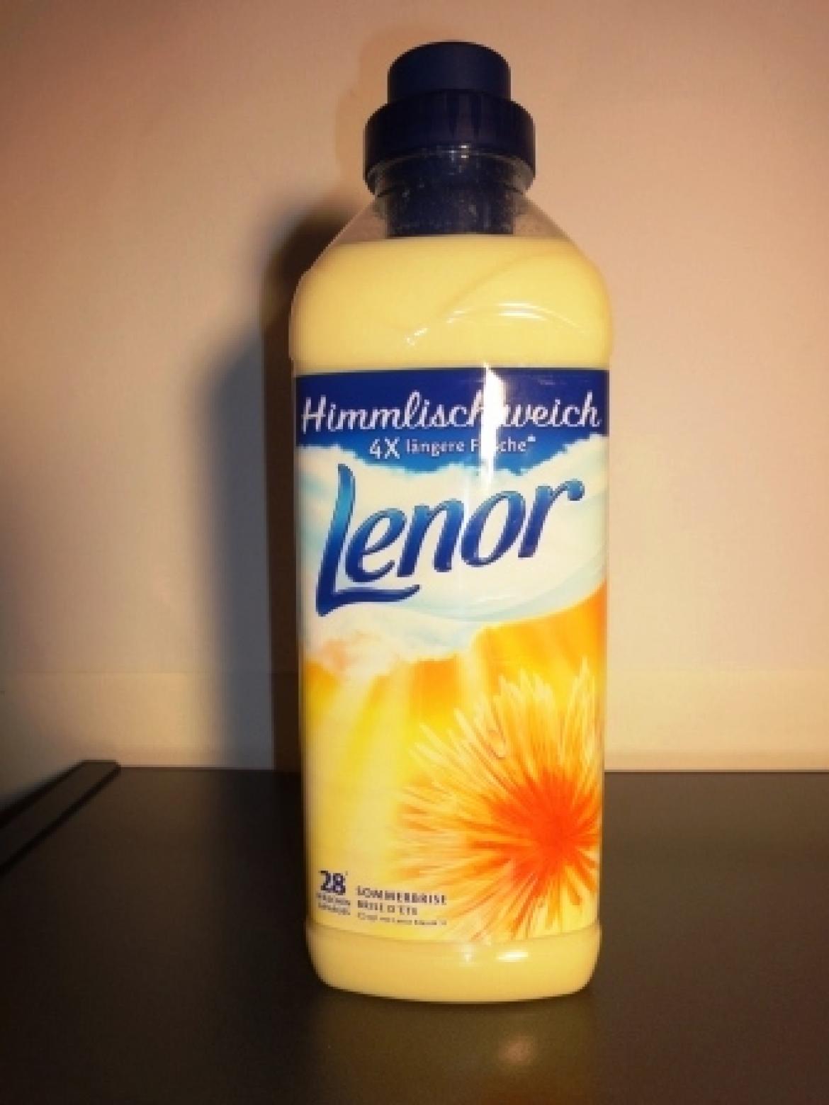 Flasche Lenor Weichspüler