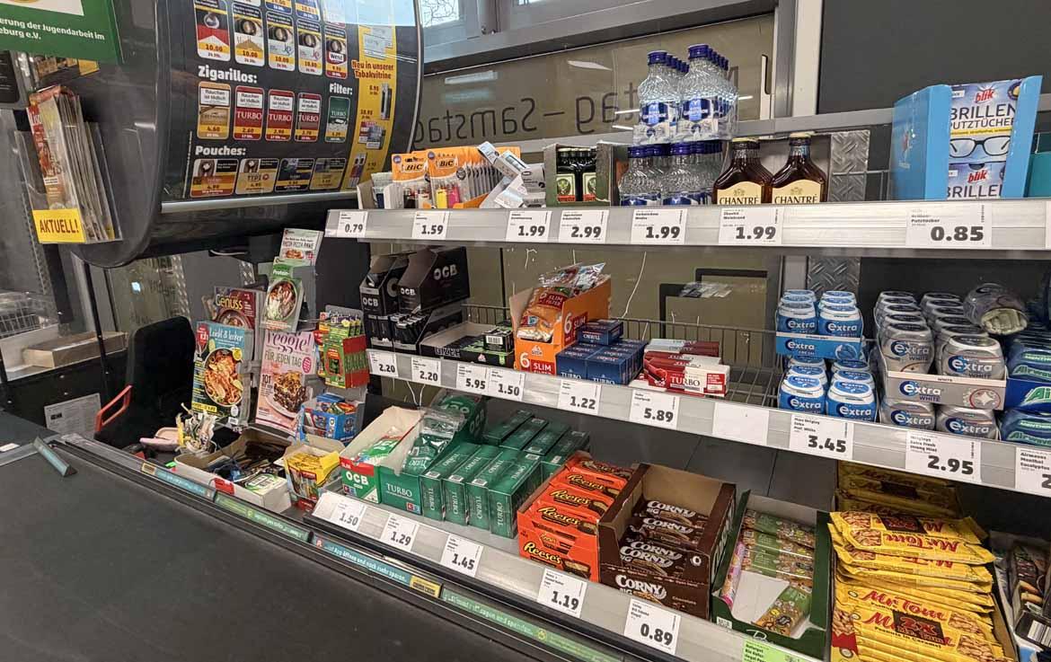 Quengelzone: Produkte im Kassenbereich bei Penny (2026)