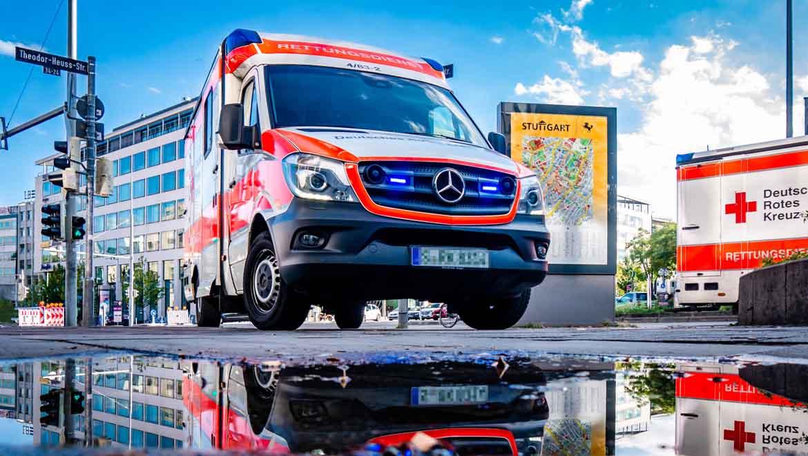 Unfallort mit Rettungswagen