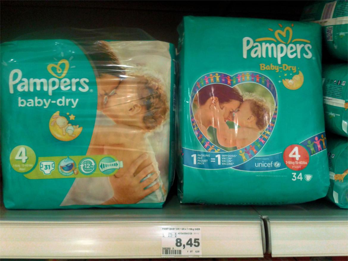 Pampers Windeln im Supermarktregal