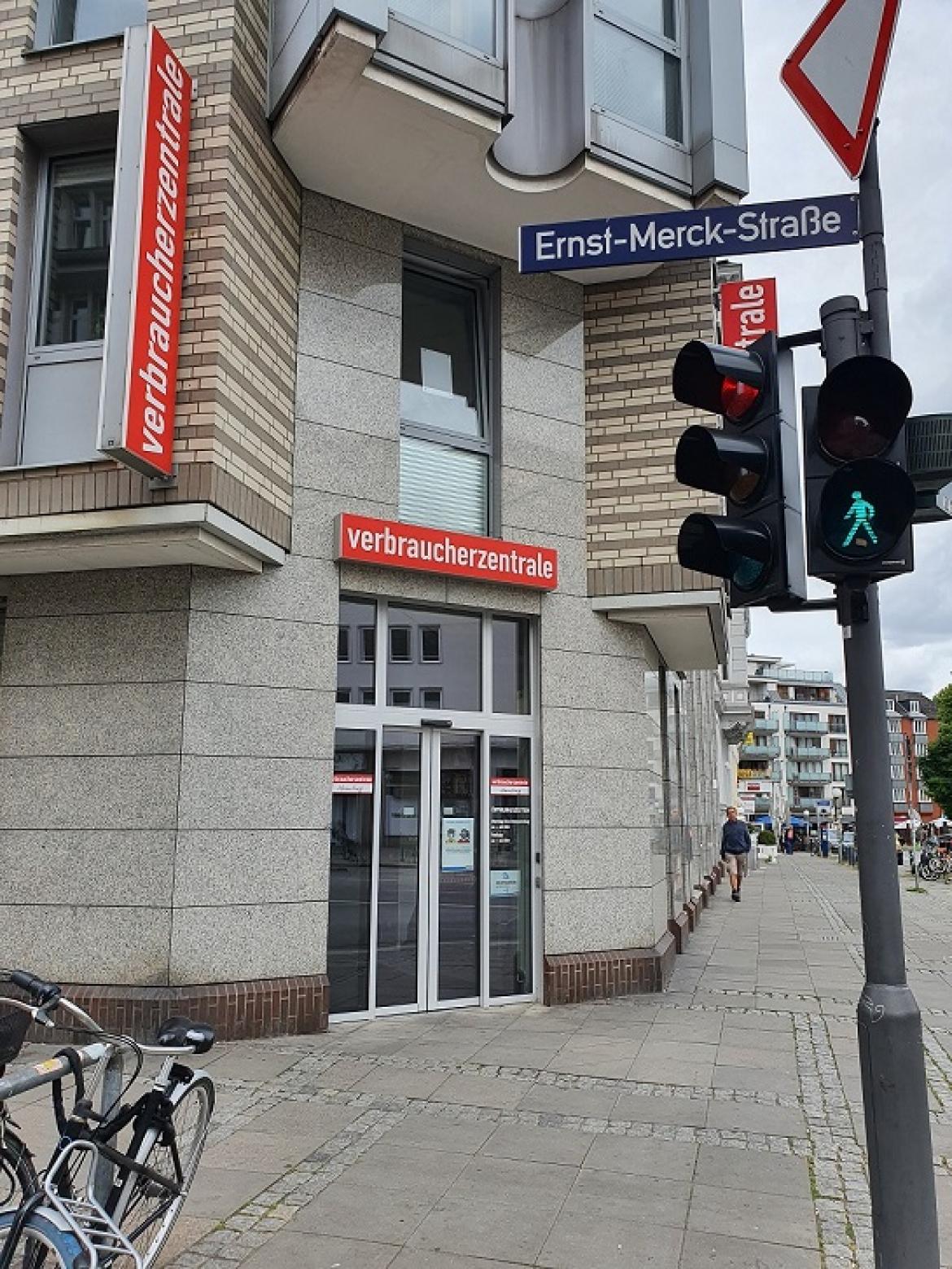 Verbraucherzentrale Hamburg: Eingang des Infozentrums (Juli 2022)