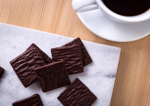 Mogelpackung: Wurzener Waffelblättchen mit Tasse Kaffee (2021)