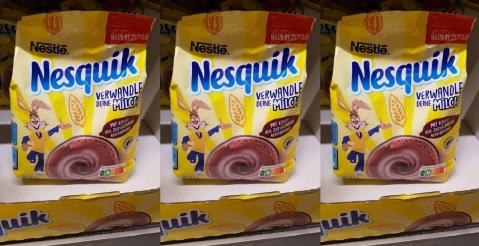Nutri-Score: Packung Nesquik Kakaopulver im Regal