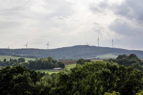 Windräder auf Berg